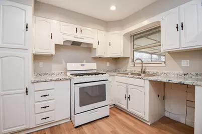 919 Forest Oaks Drive, Houston, TX 77017 - Photo 7