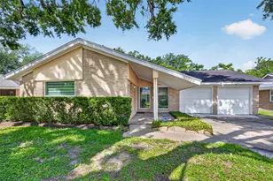 11230 Huggins Dr, Houston, TX 77035 - Photo 3