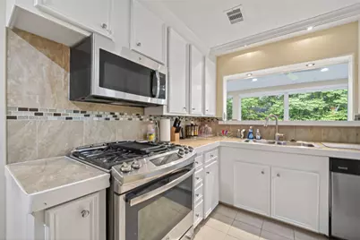 11230 Huggins Drive, Houston, TX 77035 - Photo 11