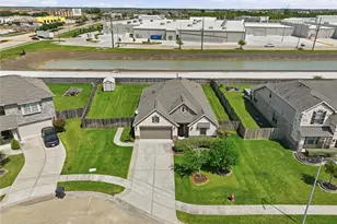 9218 Regan Wy, Mont Belvieu, TX 77523 - Photo 33