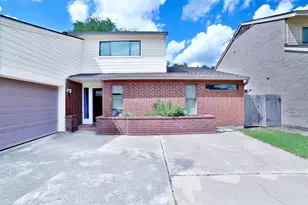 10318 Piping Rock Ln, Houston, TX 77042 - Photo 3