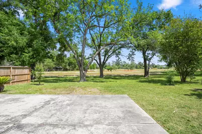 5918 Par Four Drive, Houston, TX 77088 - Photo 37