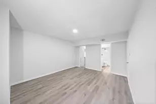 353 N Post Oak Ln, Houston, TX 77024 - Photo 9