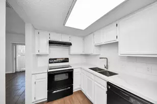 3750 Tanglewilde St, Houston, TX 77063 - Photo 17