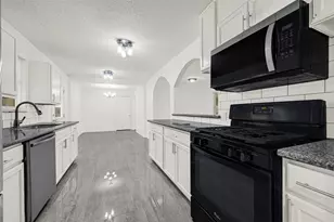 506 Edgebrook Dr, Houston, TX 77034 - Photo 9