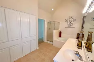 24 W Greenhill Terrace Pl, The Woodlands, TX 77382 - Photo 17