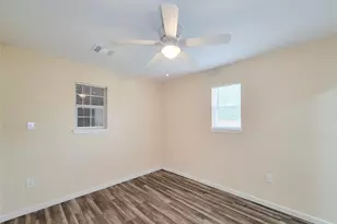 6807 Foster St, Houston, TX 77021 - Photo 23