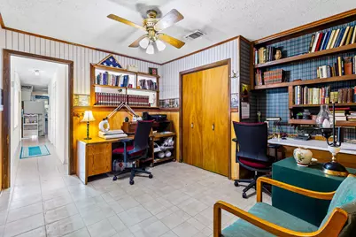 433 W Laurelia Road, Livingston, TX 77351 - Photo 23