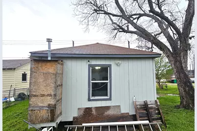 1106 S Airhart Drive, Baytown, TX 77520 - Photo 9