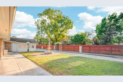 902 Ashford Parkway Parkway, Houston, TX 77077 - Photo 37