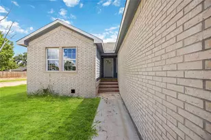 3201 Nebraska St, Baytown, TX 77520 - Photo 5