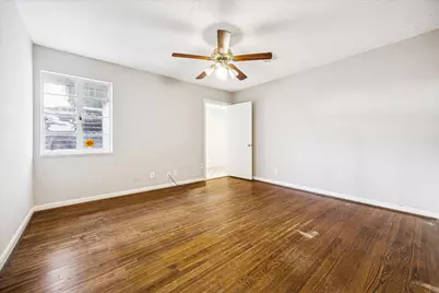 2712 West Holcombe, West University Place, TX 77005 - Photo 19