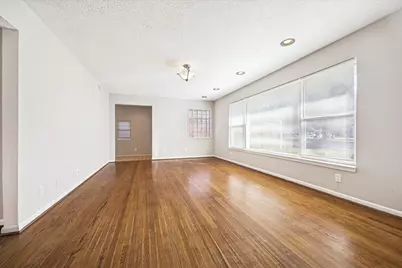 2712 West Holcombe, West University Place, TX 77005 - Photo 3