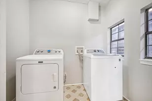 2712 West Holcombe, West University Place, TX 77005 - Photo 27