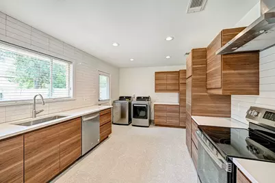 9771 Westview Drive, Houston, TX 77055 - Photo 9