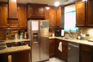202 Azalea St, Lake Jackson, TX 77566 - Photo 3