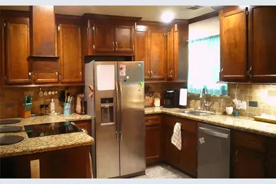 202 Azalea Street, Lake Jackson, TX 77566 - Photo 5