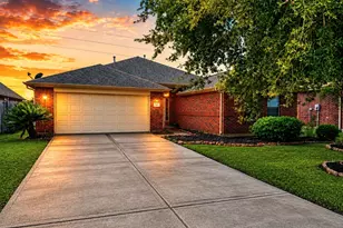 810 Hollyhock Dr, Stafford, TX 77477 - Photo 1