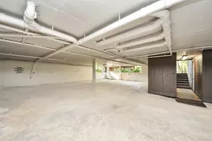 330 Litchfield Ln, Houston, TX 77024 - Photo 37