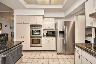 330 Litchfield Ln, Houston, TX 77024 - Photo 21