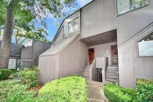 330 Litchfield Ln, Houston, TX 77024 - Photo 3