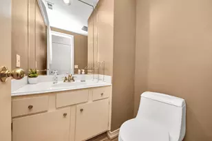330 Litchfield Ln, Houston, TX 77024 - Photo 27