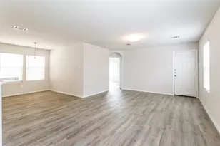 433 N Meadows Dr, Willis, TX 77378 - Photo 5