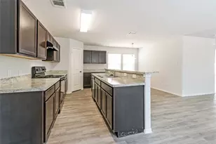 433 N Meadows Dr, Willis, TX 77378 - Photo 3