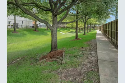 3323 Masters Point Drive, Houston, TX 77091 - Photo 31