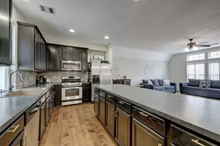 3323 Masters Point Dr, Houston, TX 77091 - Photo 7