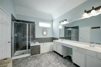 3323 Masters Point Drive, Houston, TX 77091 - Photo 17