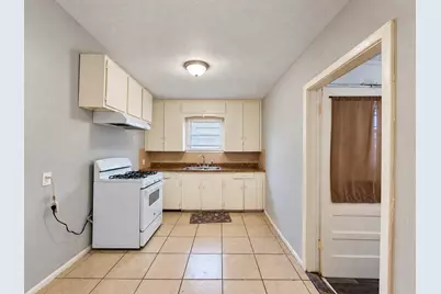 7937 Oak Knoll Lane, Houston, TX 77028 - Photo 3