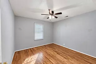 7937 Oak Knoll Ln, Houston, TX 77028 - Photo 9
