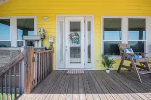 1781 S Croaker Ln W, Crystal Beach, TX 77650 - Photo 3