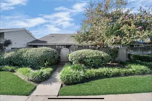 12934 Greenway Chase Ct, Houston, TX 77072 - Photo 3