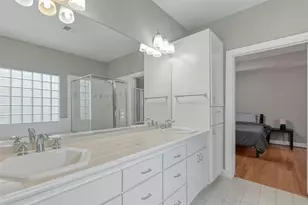 9701 Marlive Ln, Houston, TX 77025 - Photo 19