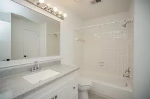 2810 Grants Lake Blvd, Sugar Land, TX 77479 - Photo 33