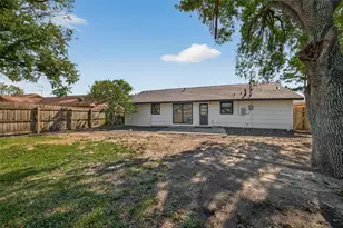 608 Lloyd Ln, Baytown, TX 77521 - Photo 29