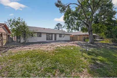 608 Lloyd Lane, Baytown, TX 77521 - Photo 27