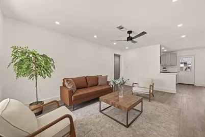 608 Lloyd Lane, Baytown, TX 77521 - Photo 5