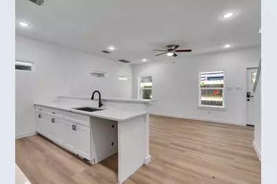 7428 Laura Koppe Rd #B, Houston, TX 77028 - Photo 13