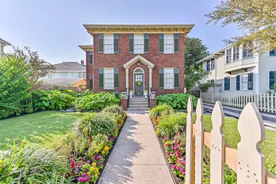 1111 Sealy Street, Galveston, TX 77550 - Photo 5