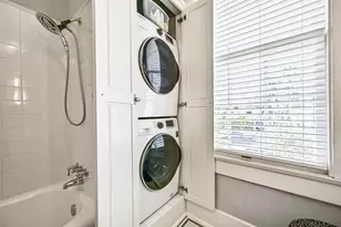 1111 Sealy St, Galveston, TX 77550 - Photo 31