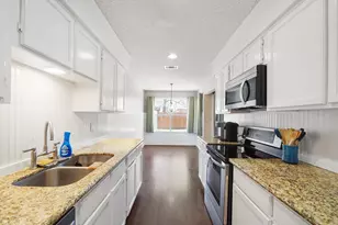 2239 Highland Hills Dr, Sugar Land, TX 77478 - Photo 9