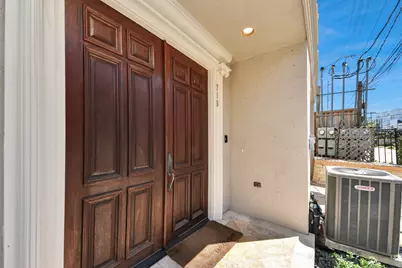 710 Jackson Hill Street, Houston, TX 77007 - Photo 3