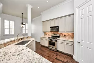 710 Jackson Hill St, Houston, TX 77007 - Photo 11