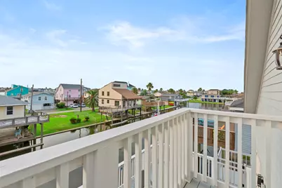 16710 Tahiti Way, Jamaica Beach, TX 77554 - Photo 37