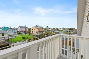 16710 Tahiti Way, Jamaica Beach, TX 77554 - Photo 37