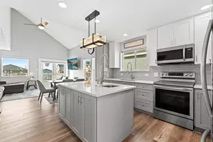 16710 Tahiti Way, Jamaica Beach, TX 77554 - Photo 19