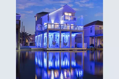 16710 Tahiti Way, Jamaica Beach, TX 77554 - Photo 1